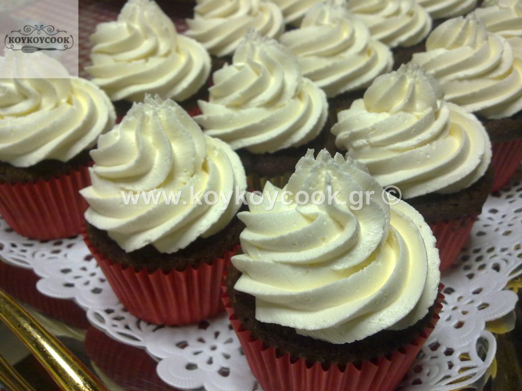 καπκεικς,cupcakes,cupcakes συνταγη,βουτυρόκρεμα,βουτυρόκρεμα σοκολάτασ,χριστουγεννιάτικα cupcakes,cupcakes χριστουγεννιατικα συνταγη