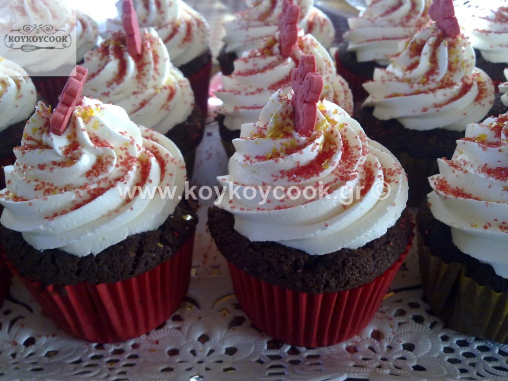 καπκεικς,cupcakes,cupcakes συνταγη,βουτυρόκρεμα,βουτυρόκρεμα σοκολάτασ,χριστουγεννιάτικα cupcakes,cupcakes χριστουγεννιατικα συνταγη