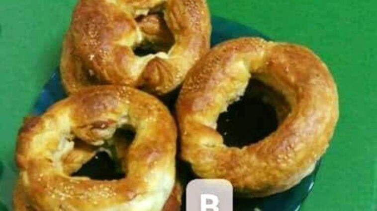 τυροκουλουρα με σφολιατα