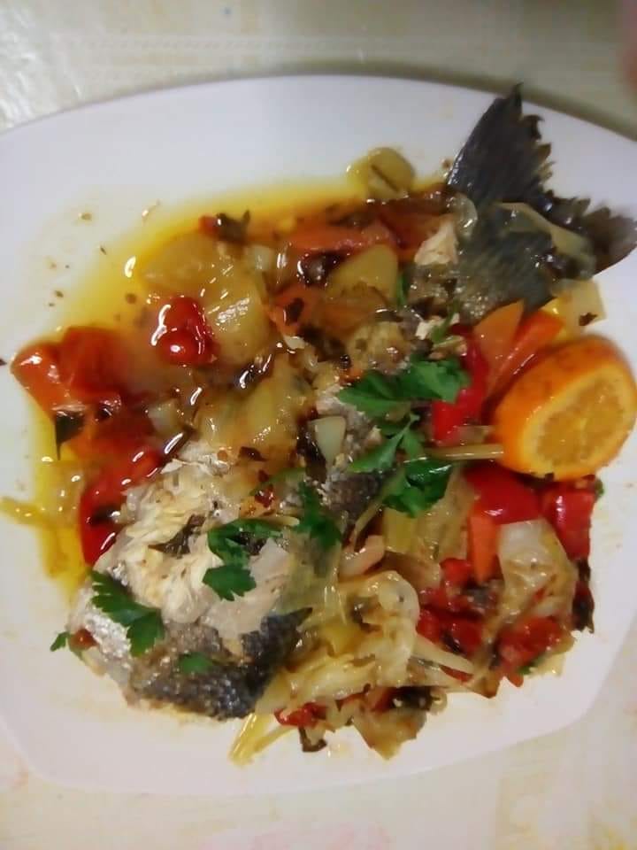 λαβράκι αλά σπετσιώτα,συνταγή για λαβράκι,Ψάρια,Συνταγές φαγητών