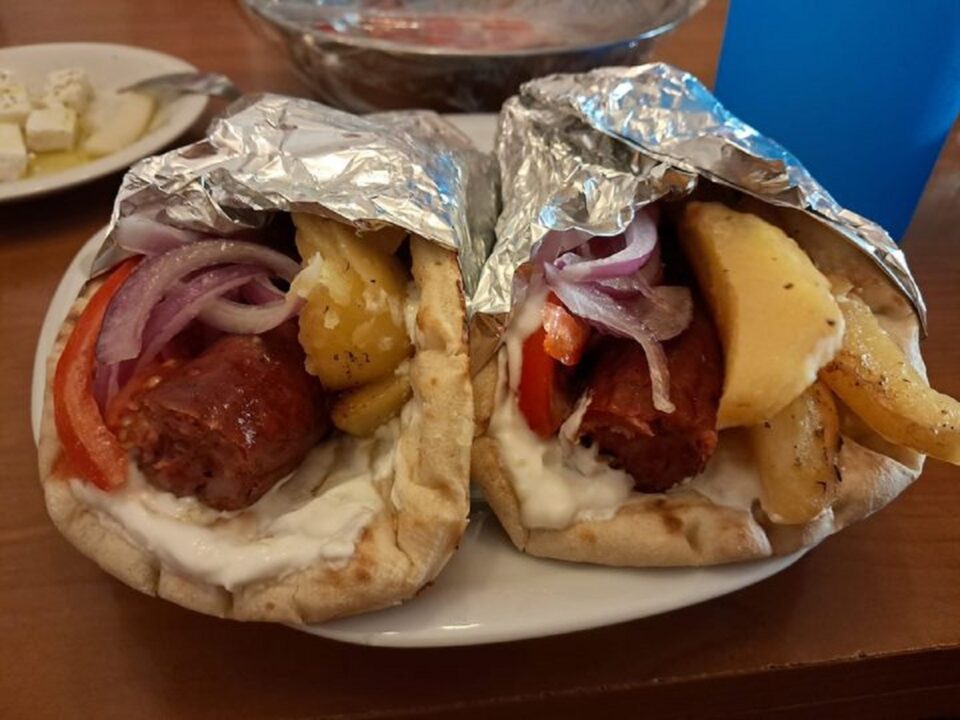 Σπιτικά Σουβλάκια με Λουκάνικο Χωριάτικο